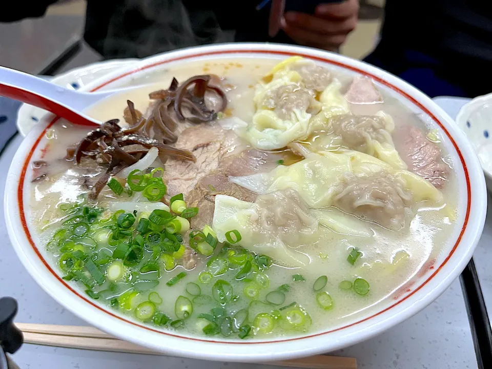 チャーシューワンタン麺　大盛り　九州ラーメン友理|ゆっこっこさん