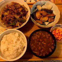 Snapdishの料理写真:回鍋肉　なめこの味噌汁|うたくんさん