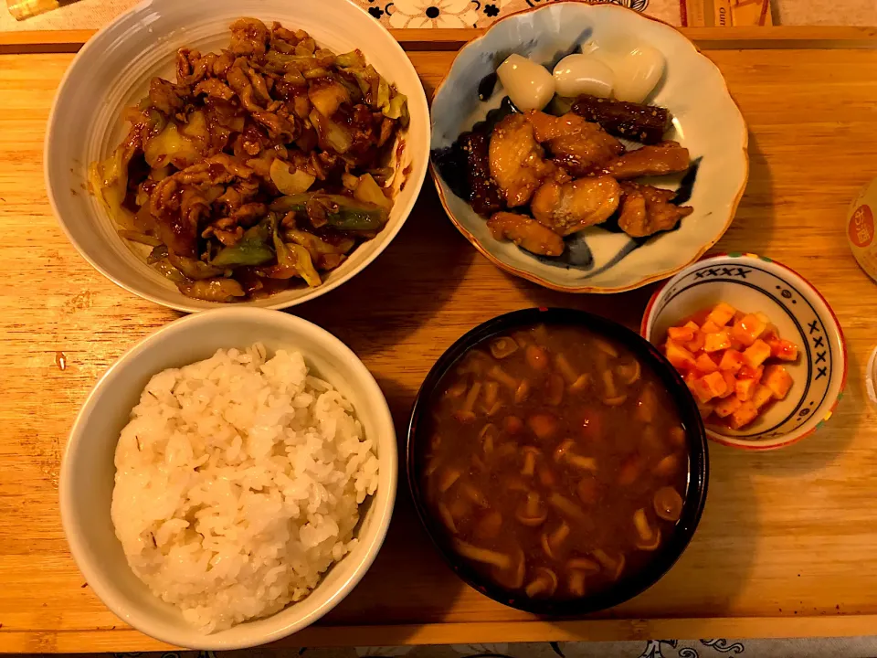 Snapdishの料理写真:回鍋肉　なめこの味噌汁|うたくんさん