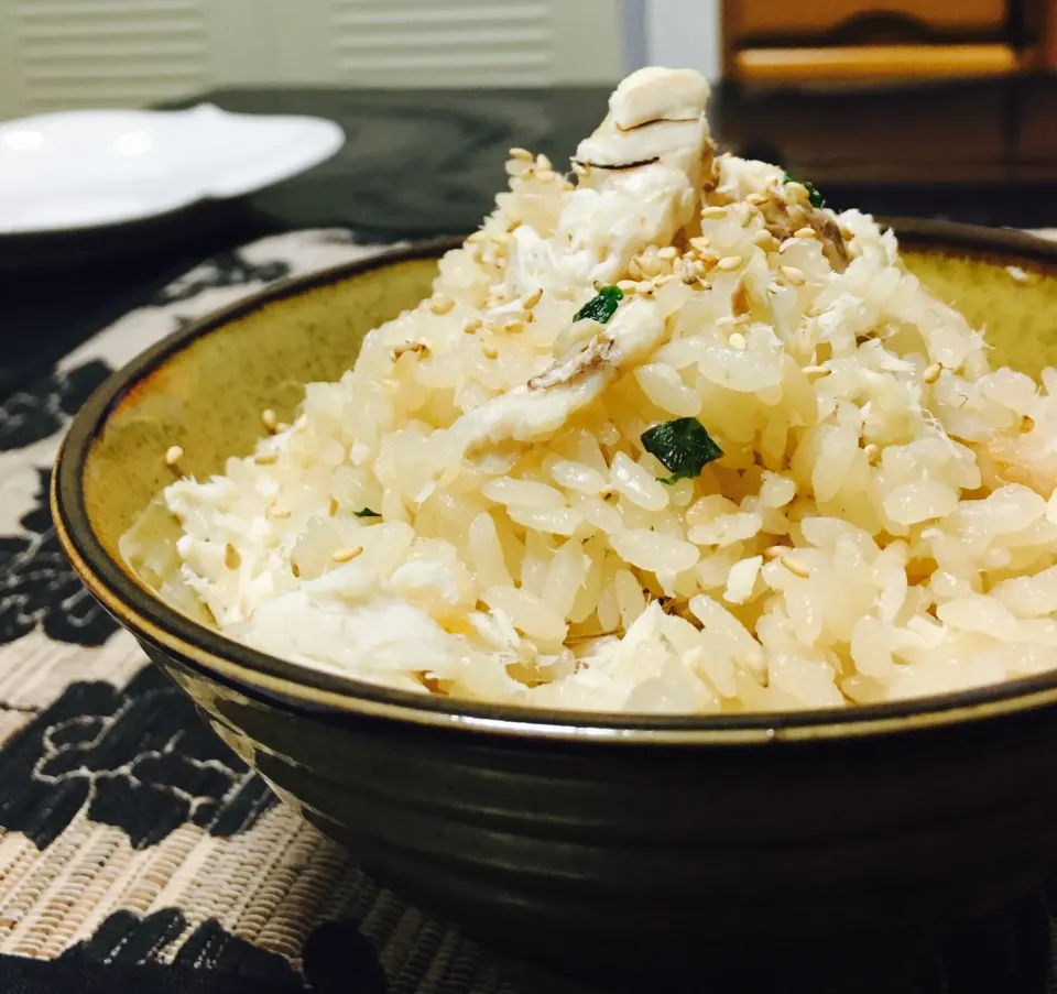 Snapdishの料理写真:cinabreさんの炊飯器で簡単☆鯛めし☆余った鯛の塩焼きを豪華に！ #楽天レシピ|楽天レシピさん