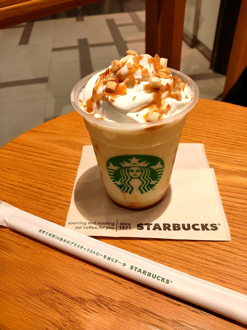 Snapdishの料理写真:スタバのバターキャラメルミルフィーユフラペチーノ|えっこさん