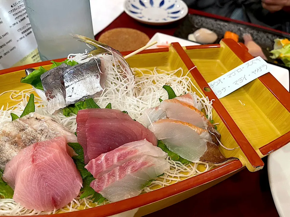 伊豆のお刺身🐟😋🍶『まさかの高級魚　アカヤガラ』|アライさんさん