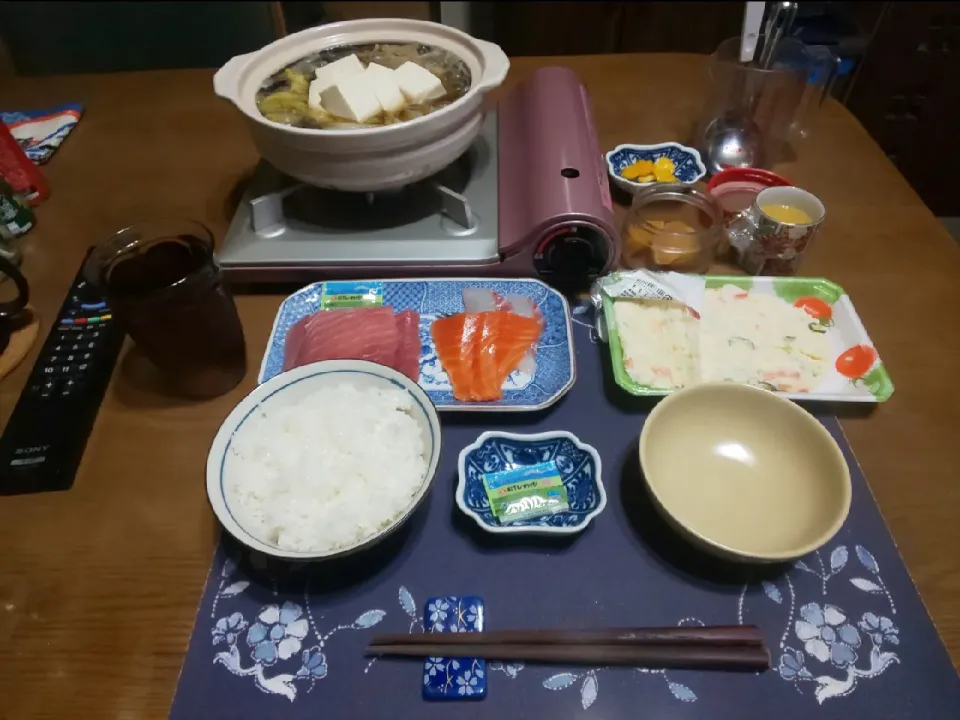 キノコ鍋と刺身盛り合わせ(夕飯)|enarinさん