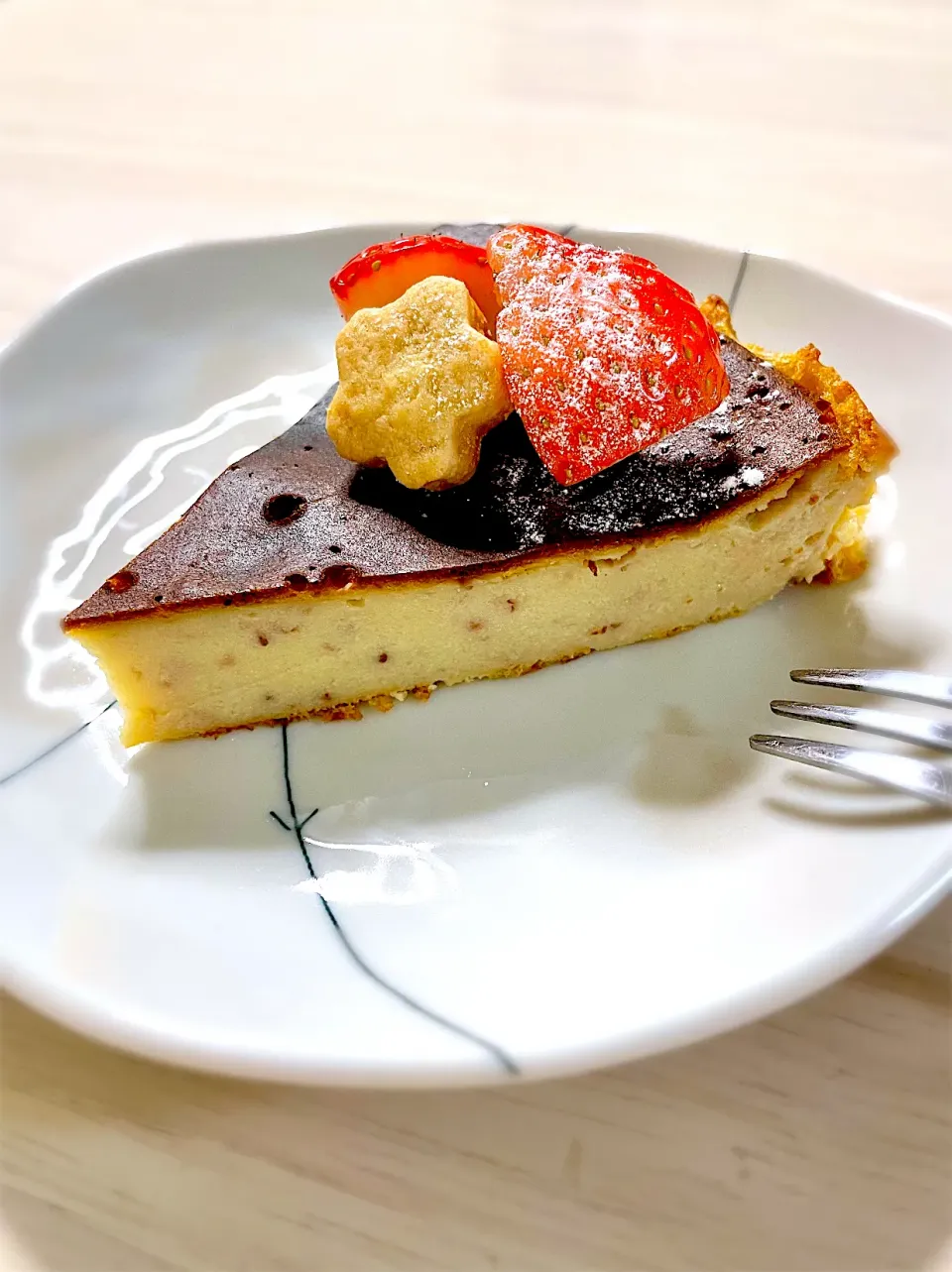 いちごのチーズケーキ風🍓|＊.｡.＊ yükinaﾟ＊.｡.＊さん