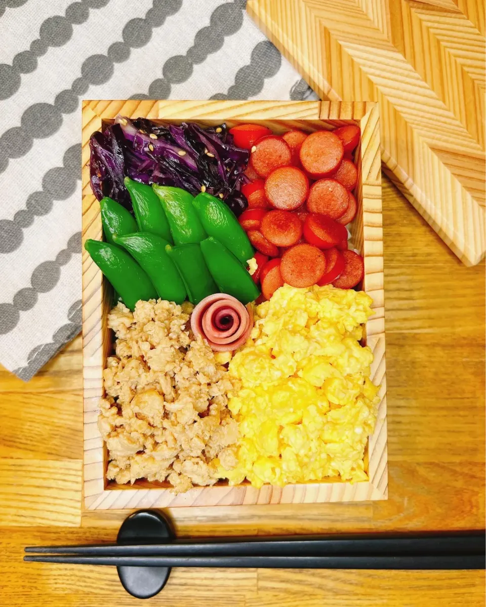 鶏そぼろ弁当。|chocohimeさん