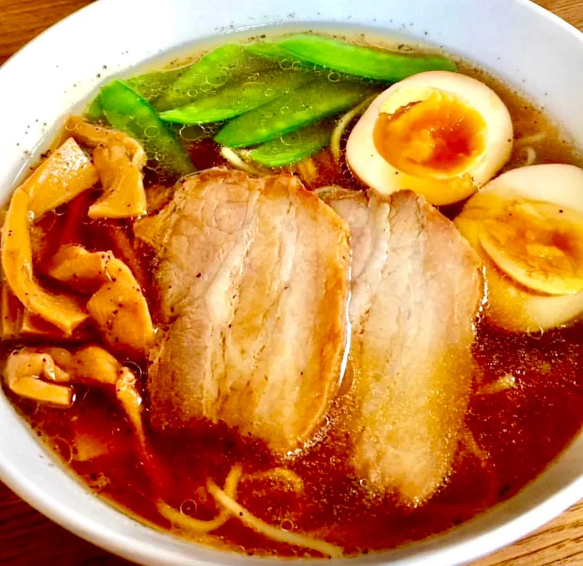 Snapdishの料理写真:インスタントラーメンで昼ごはん|ばくあんしゃさん