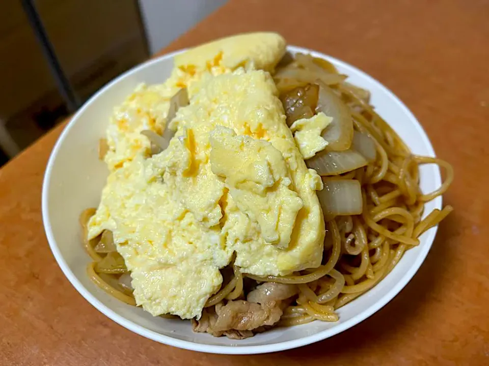 Snapdishの料理写真:パスタ焼きそば ふわふわ卵トッピング|Mutoo58さん