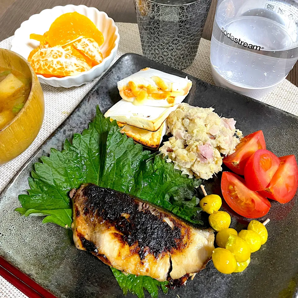 1/10晩ご飯：鰤の甘酒味噌漬け焼き|ななみんさん