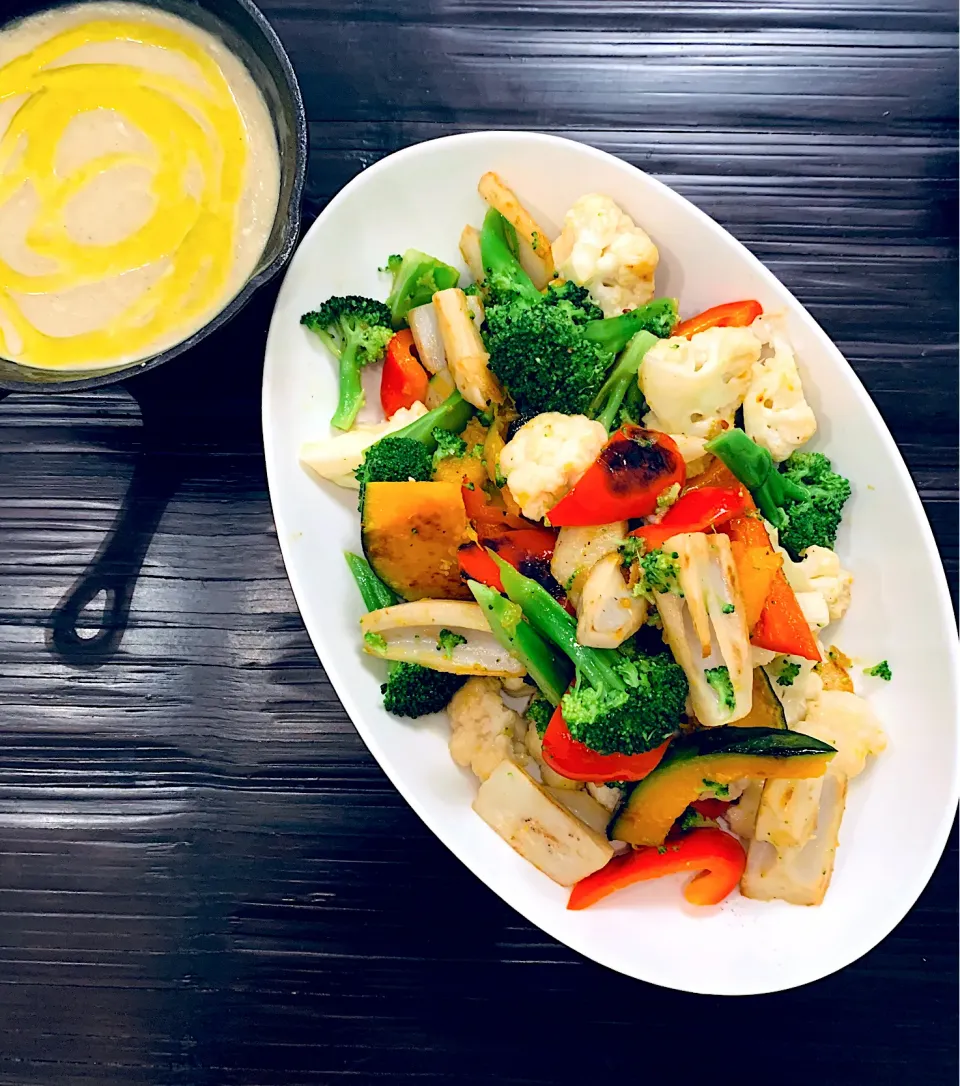 Snapdishの料理写真:カニ味噌のバーニャカウダ🦀🥦|ぽくくんさん