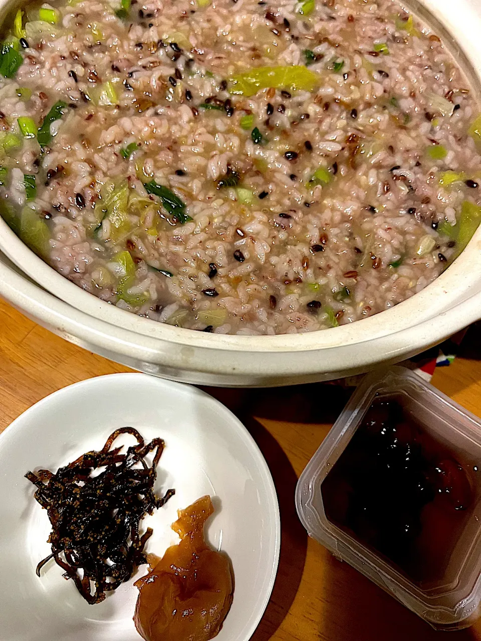 体があったまった♨️ #夕飯　縄文米白米ミックス味噌キノコレタスお粥、豆、子持ち昆布、梅|ms903さん