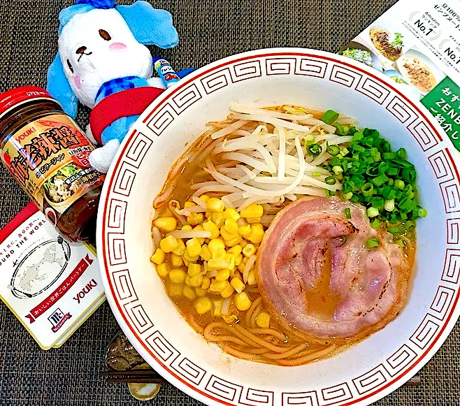 Snapdishの料理写真:ピリ辛海老味噌ラーメン🍜|ひろりんさん