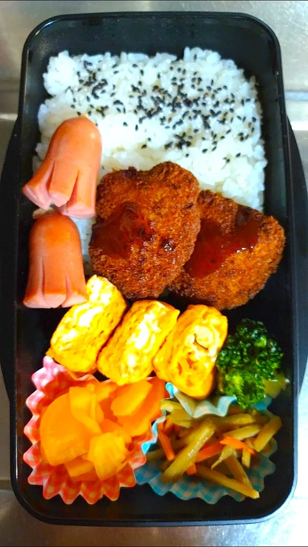 旦那弁当　2023/1/12

チキンカツ
タコさんウインナー
玉子焼き
ブロッコリーマヨ
きんぴらごぼう|ユキヨメ♪さん