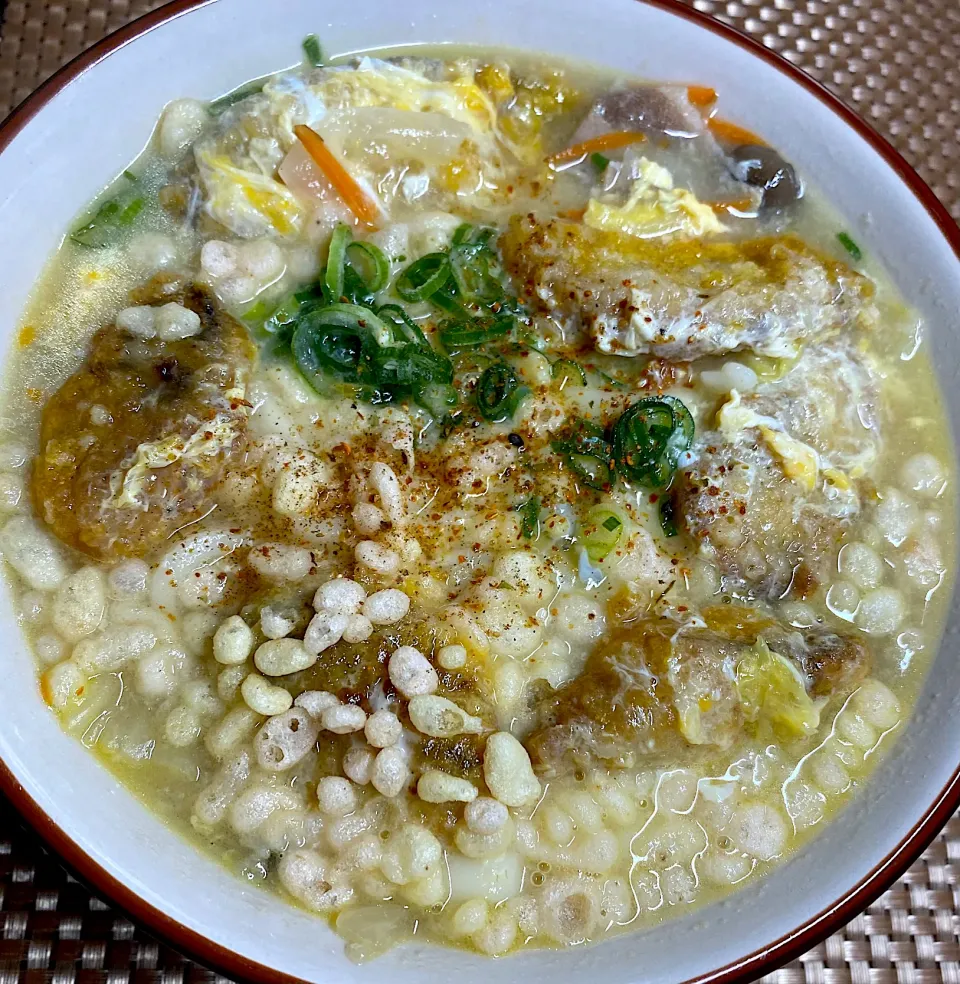 肉肉生姜うどん 牡蠣玉天乗せ|すくらんぶるえっぐさん