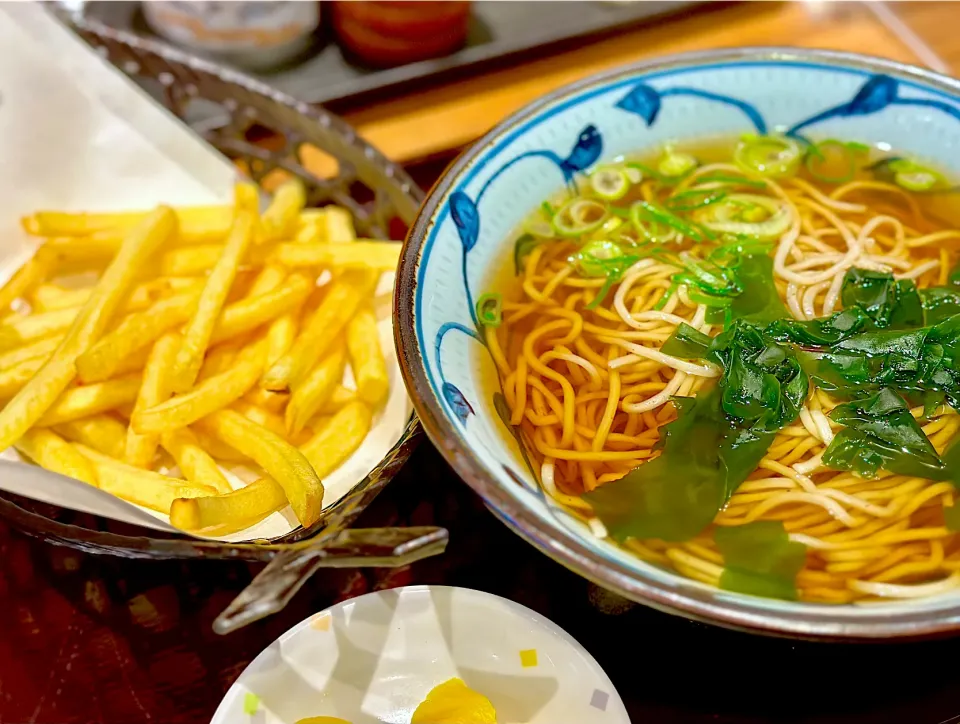 Snapdishの料理写真:ポテ🍟そば🍜|にゃあ（芸名）さん