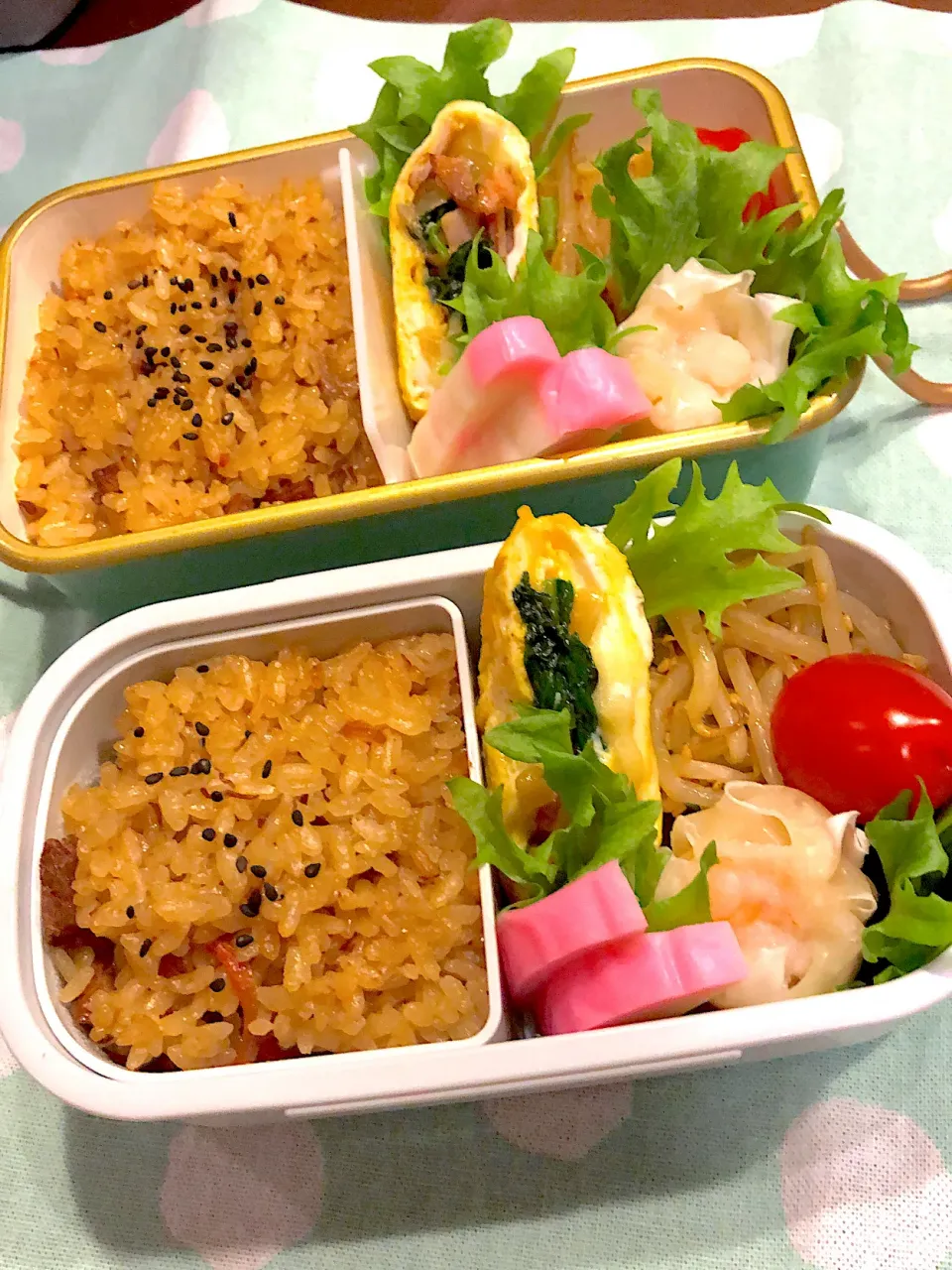 Snapdishの料理写真:2023.1.13  ＊今日のお弁当＊かしわの炊き込みご飯＆ほうれん草入り卵焼き＆もやしのナムル＊|rinrin*mama*さん