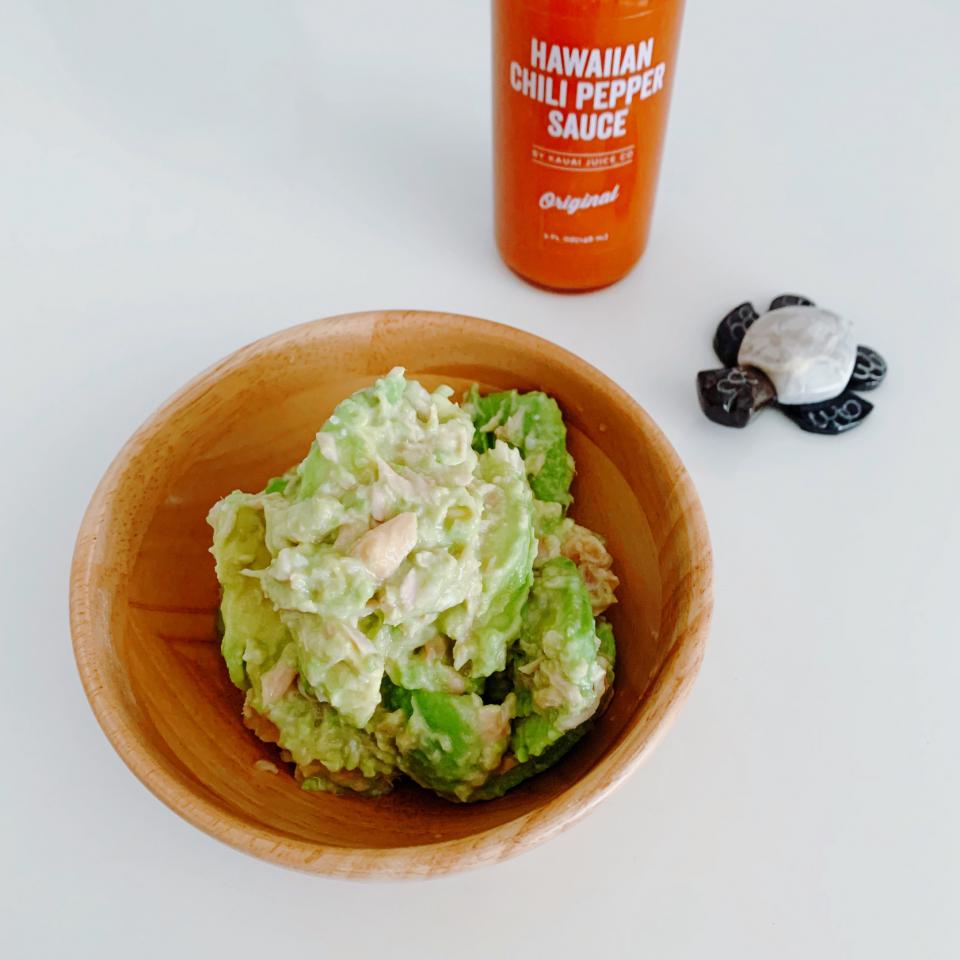 アボカドとツナのスパイシーポキ風サラダ🥑🐟🌶🐢
