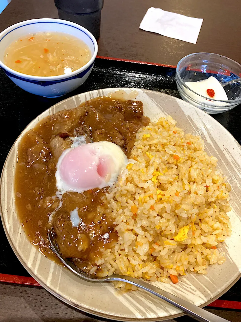 Snapdishの料理写真:牛すじあんかけ炒飯@嘉抬軒(四ツ谷三丁目)|yoooochanさん