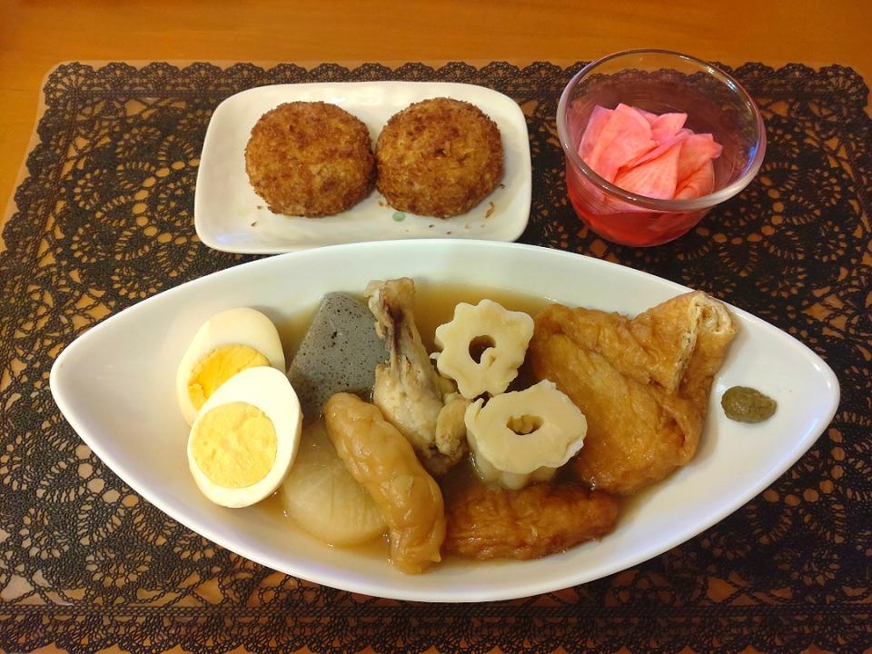 ☆おでん
☆サバ水煮缶と里芋のコロッケ
☆赤カブ甘酢漬け