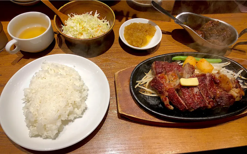 今日のお昼はステーキ🥩|ワタベさん