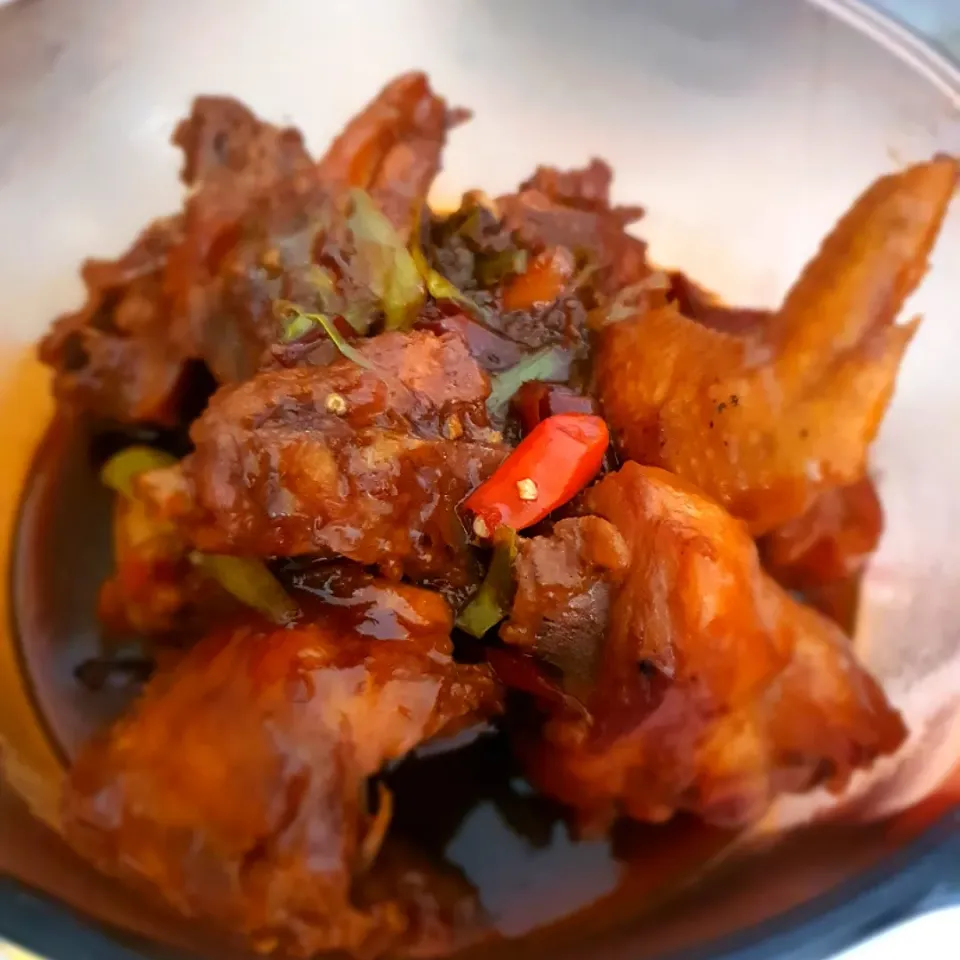 Chinese braised chicken in dark soy sauce|feeqsyaneeさん