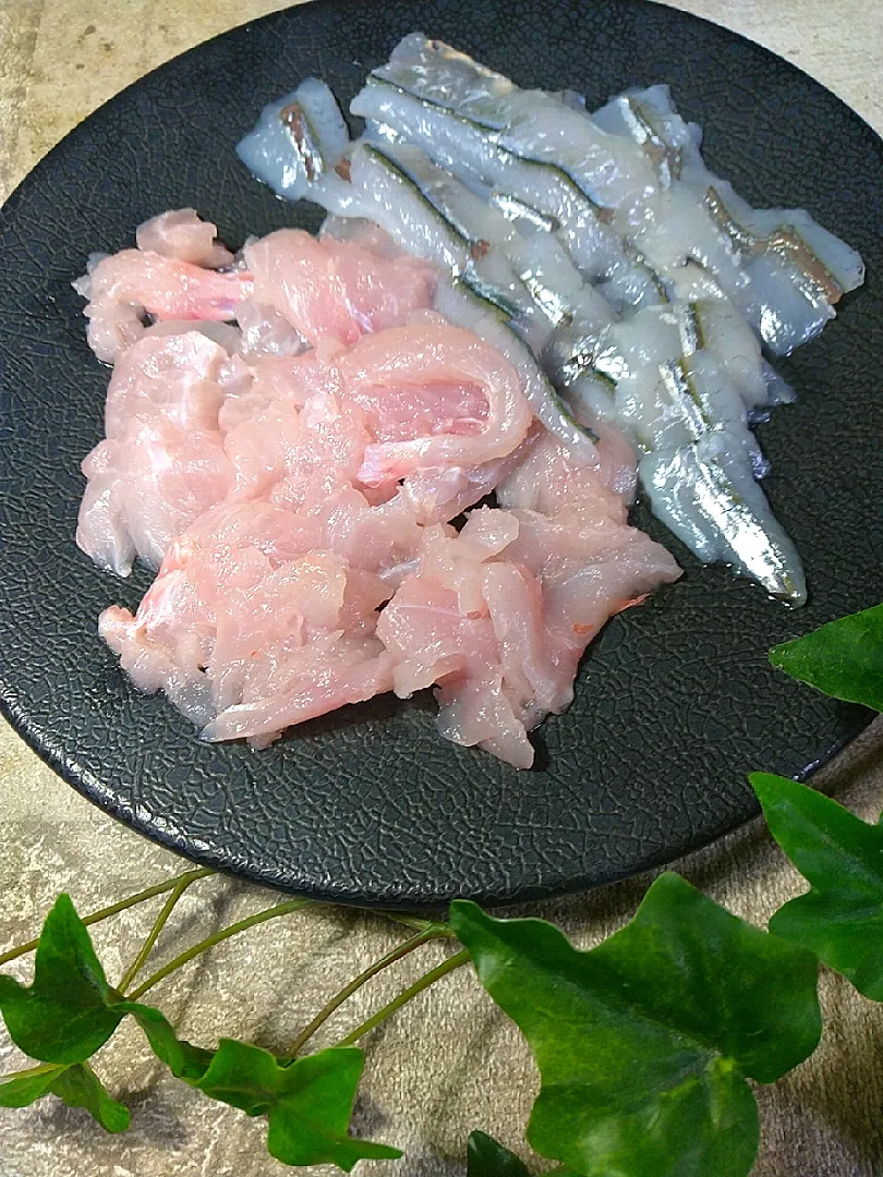 Snapdishの料理写真:金目鯛とサヨリの刺し身|ハイドランジアさん