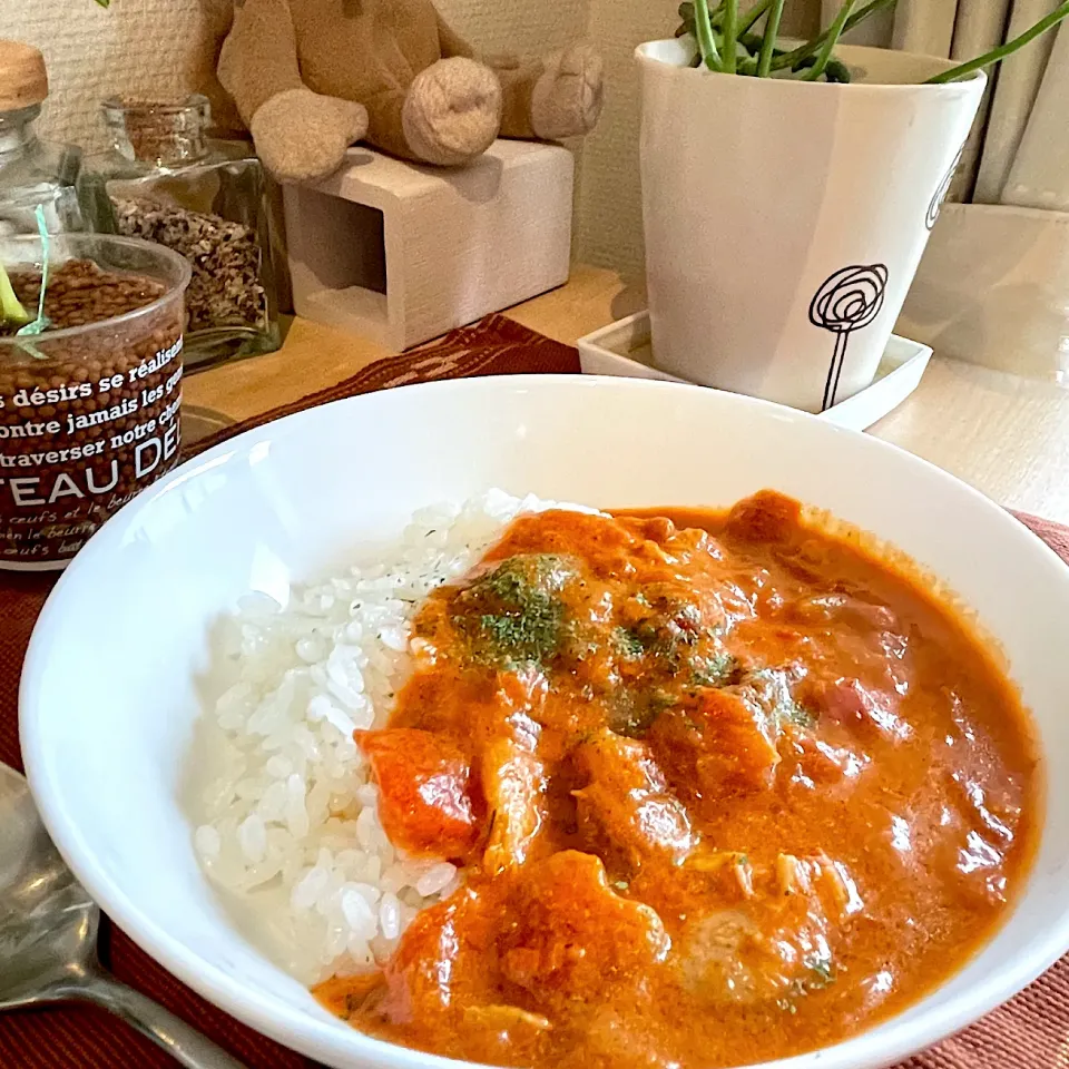 Snapdishの料理写真:バターチキンカレーでランチ🍛|だまさん