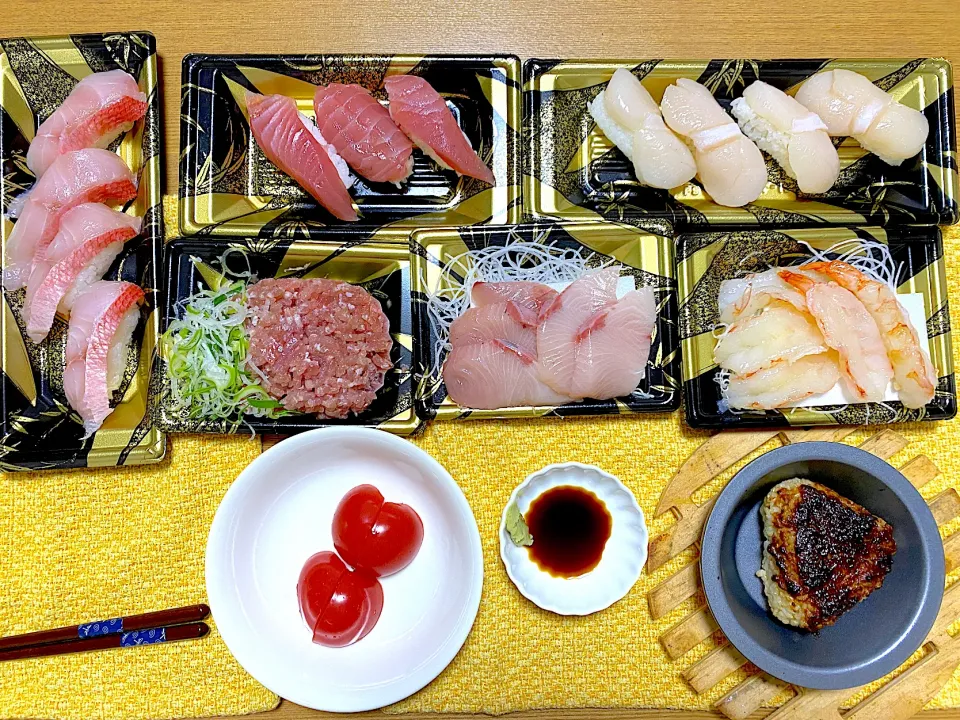 いただいたゆず味噌で焼きおにぎり、刺身、寿司|1614さん