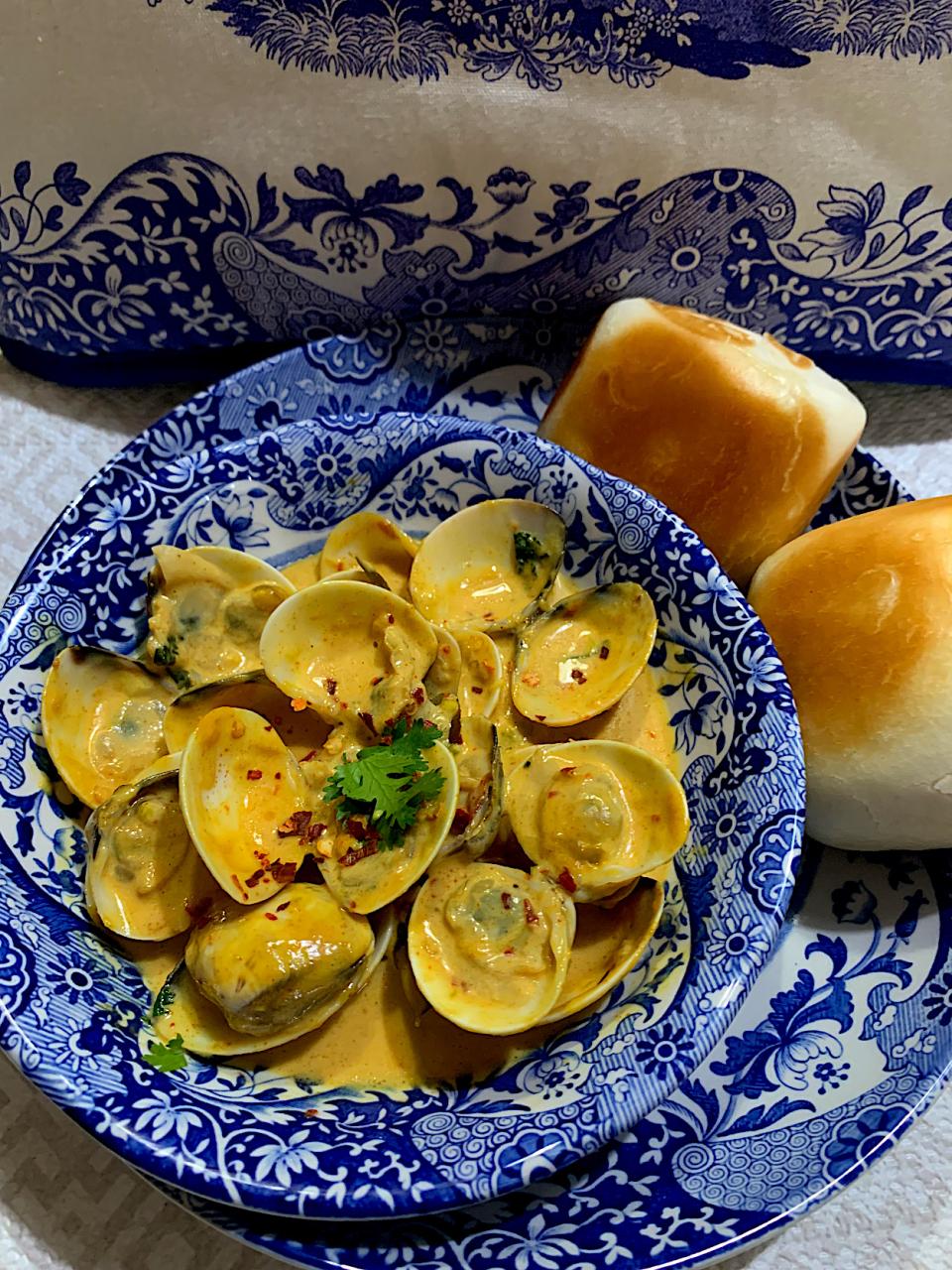 Butter chillis clams