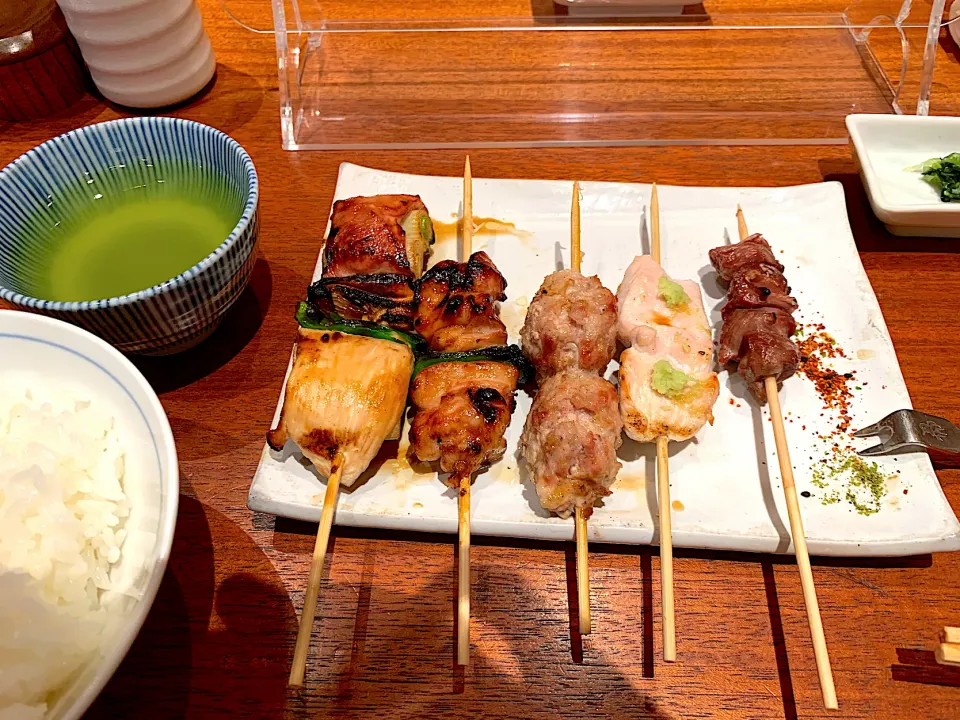 京橋　焼き鳥伊勢廣 いせひろ　超絶旨い焼き鳥5本定食|あーしょかぽんさん