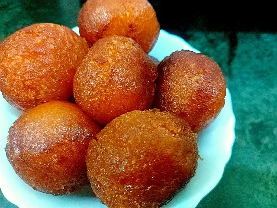 Snapdishの料理写真:Homemade Gulab Jamun.|Udnr Learningさん