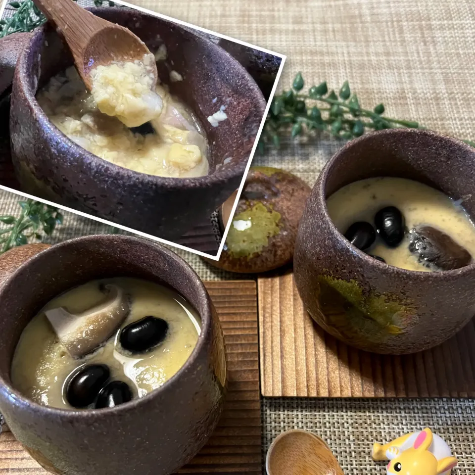 餅と黒豆入りお正月茶碗蒸し😋|noeさん