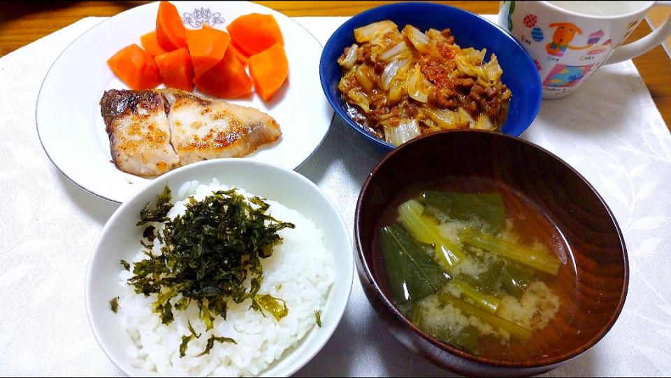 1/15の夕食
大豆ミートで麻婆白菜
ぶりの塩麹漬け
小松菜の味噌汁