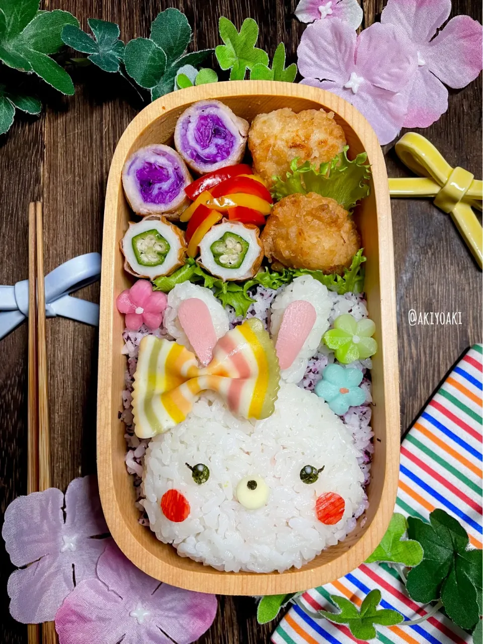 Snapdishの料理写真:うさぎさんおにぎり弁当|Akiyoෆ¨̮⑅さん