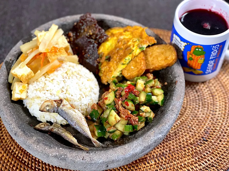 Karedok timun lunch|yeni kartikasariさん