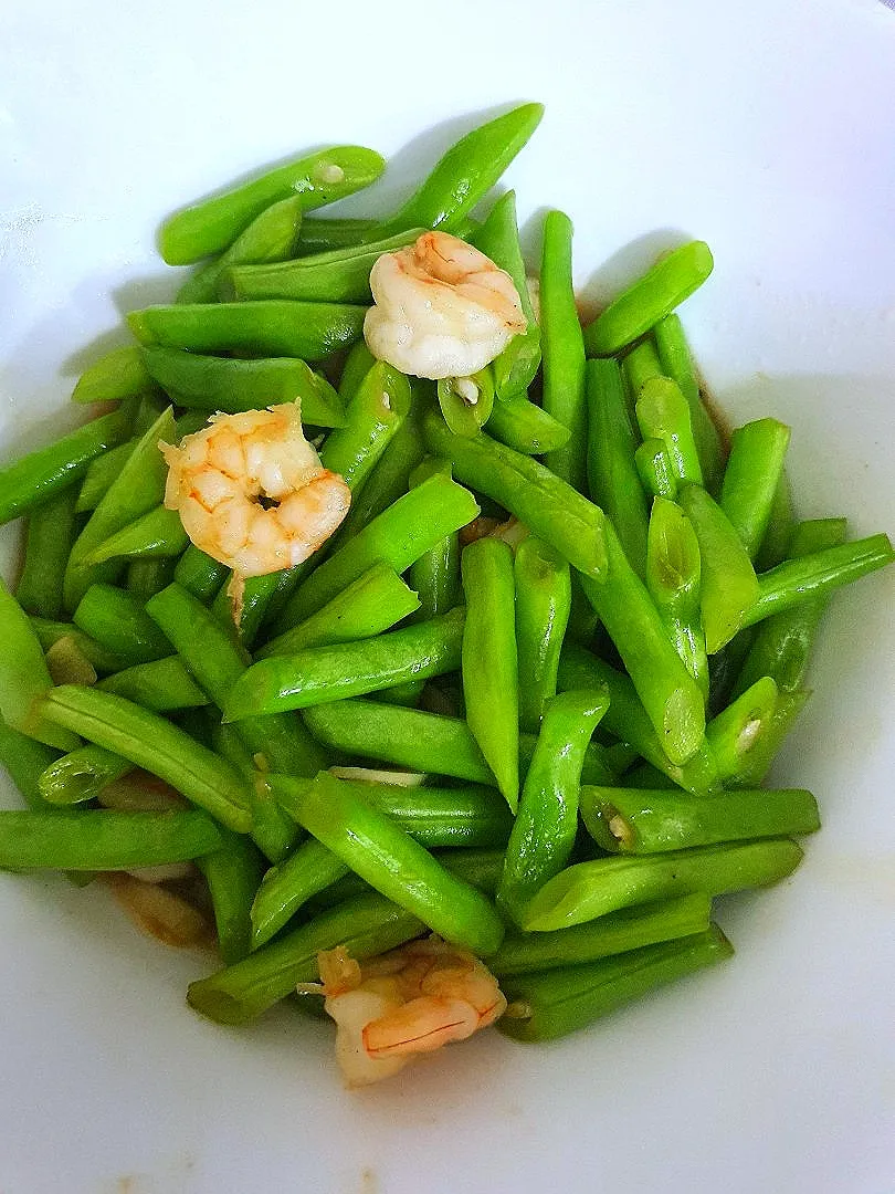 Snapdishの料理写真:Stir fried French Beans|feeqsyaneeさん