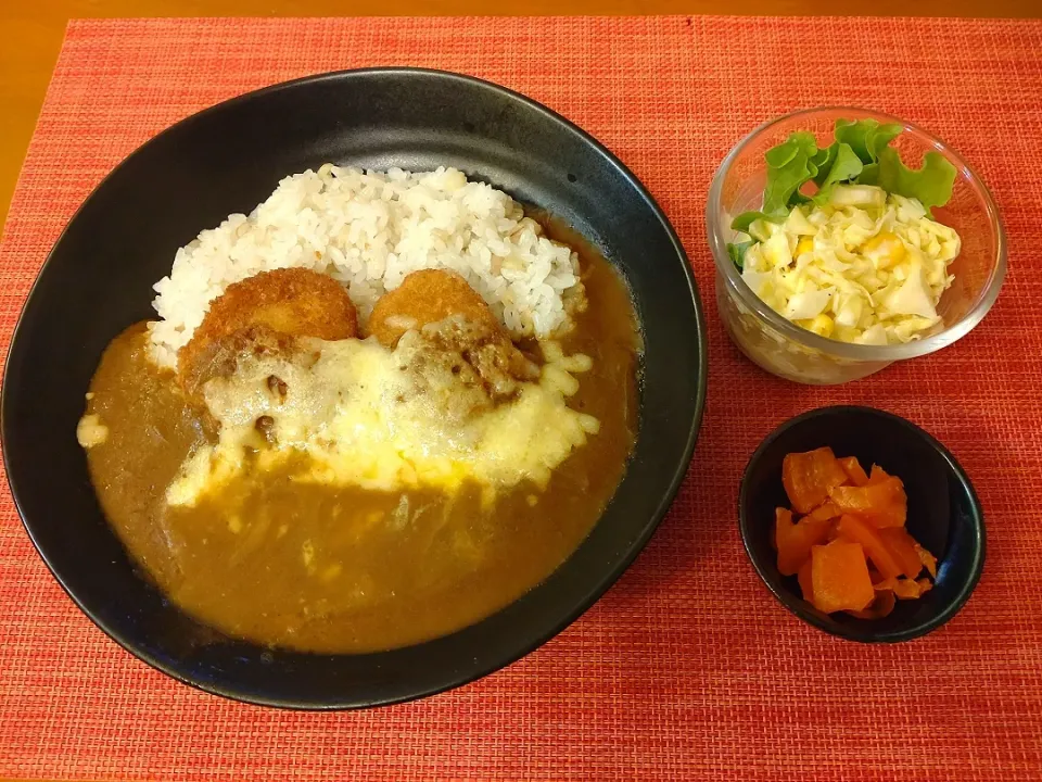 Snapdishの料理写真:☆チーズチキンカツカレー
☆コールスローサラダ
☆福神漬|chikakoさん