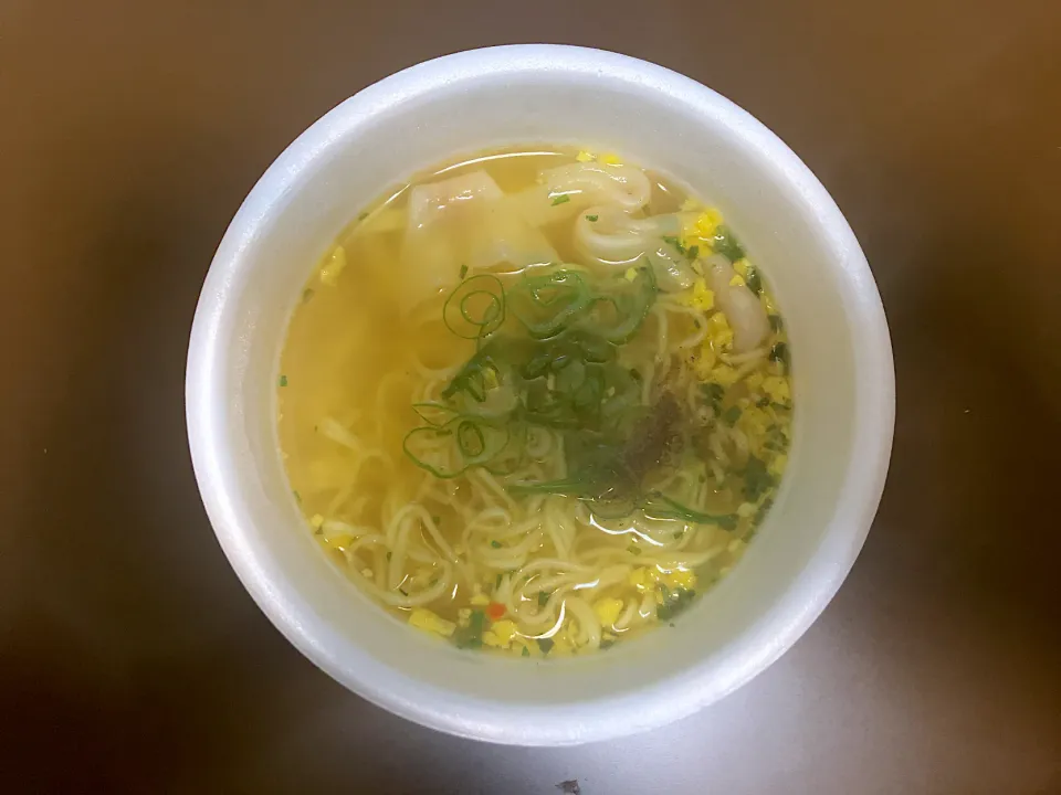 明星 評判屋 重ねだしわんたん塩ラーメン|ばーさんさん