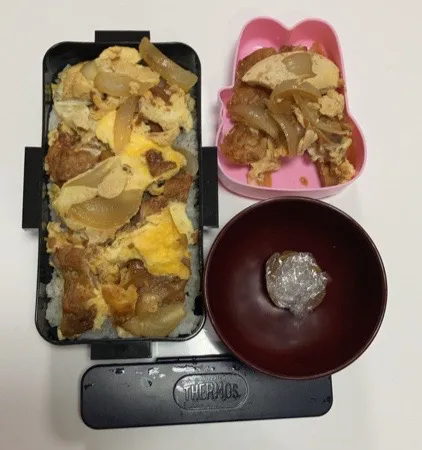 パパ弁と母弁☆カツ丼☆みそ玉☆カツとじ（母、飯無し）|Saharaさん