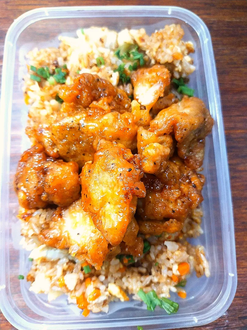 Orange chicken with fried rice egg 😋|Last Biteさん