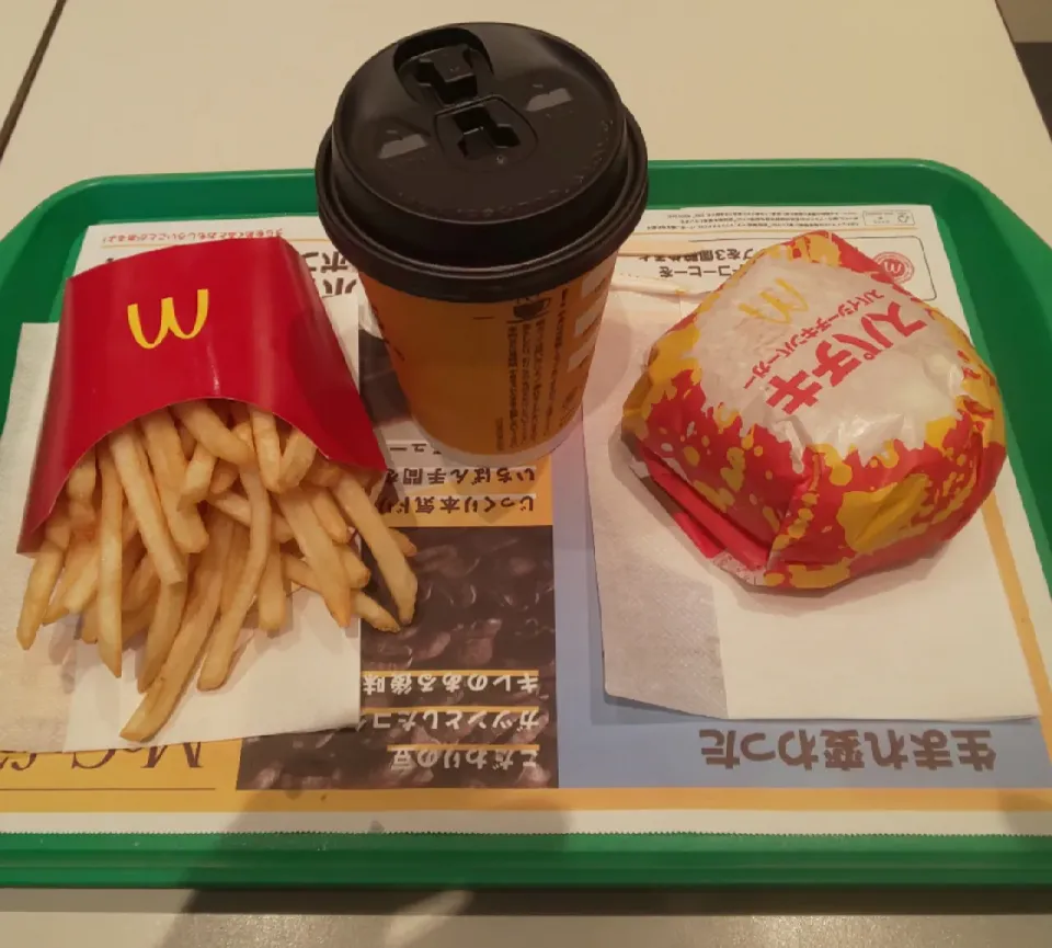 スパイシーチキンバーガーセット(昼飯、マクドナルド)|enarinさん