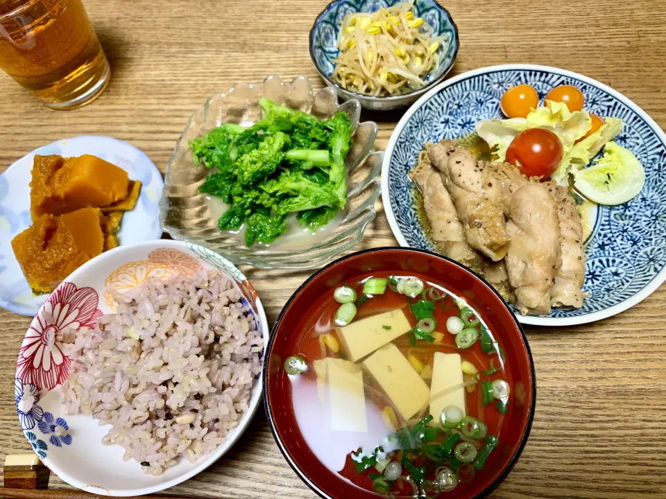 Snapdishの料理写真:エノキの肉巻き 菜花のおひたし かぼちゃの煮物 豆もやしのナムル|あつこさん