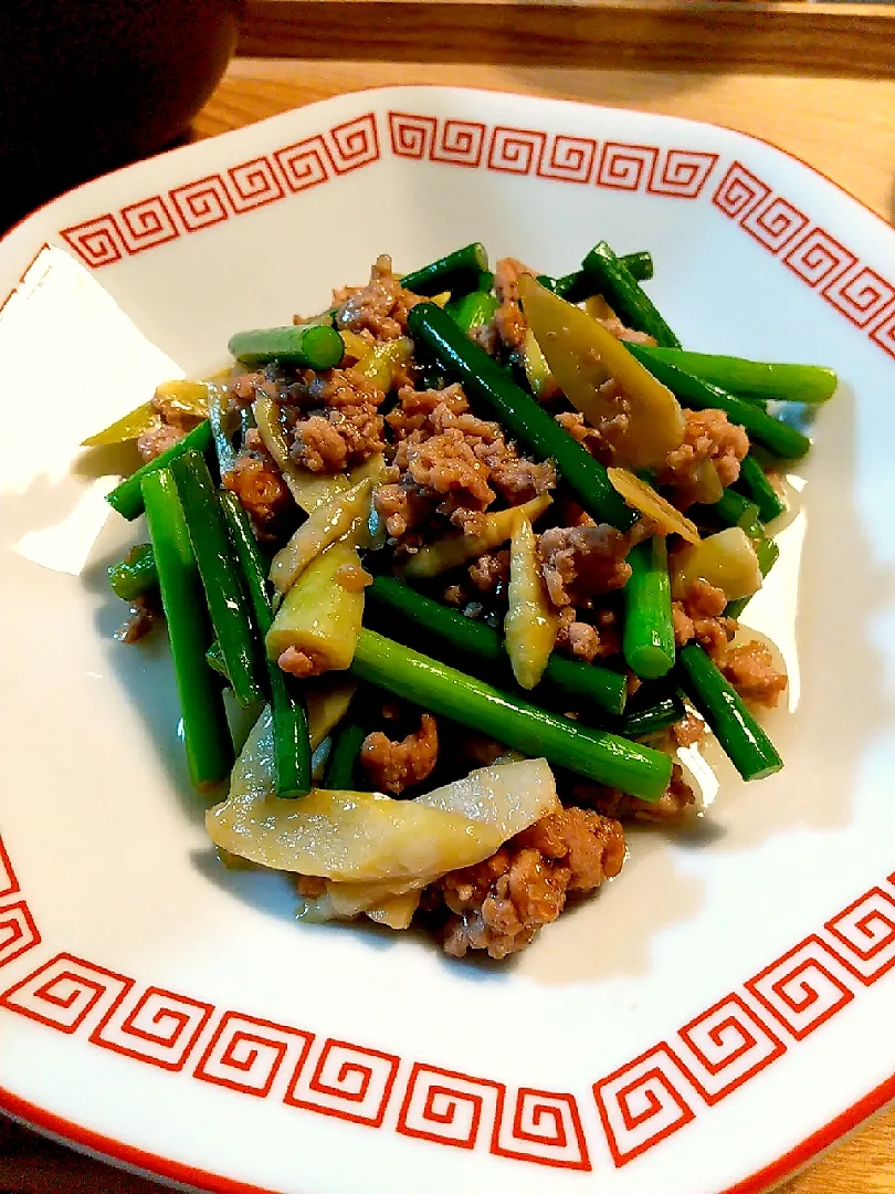 豚ひき肉とにんにくの芽の中華炒め|sumireさん