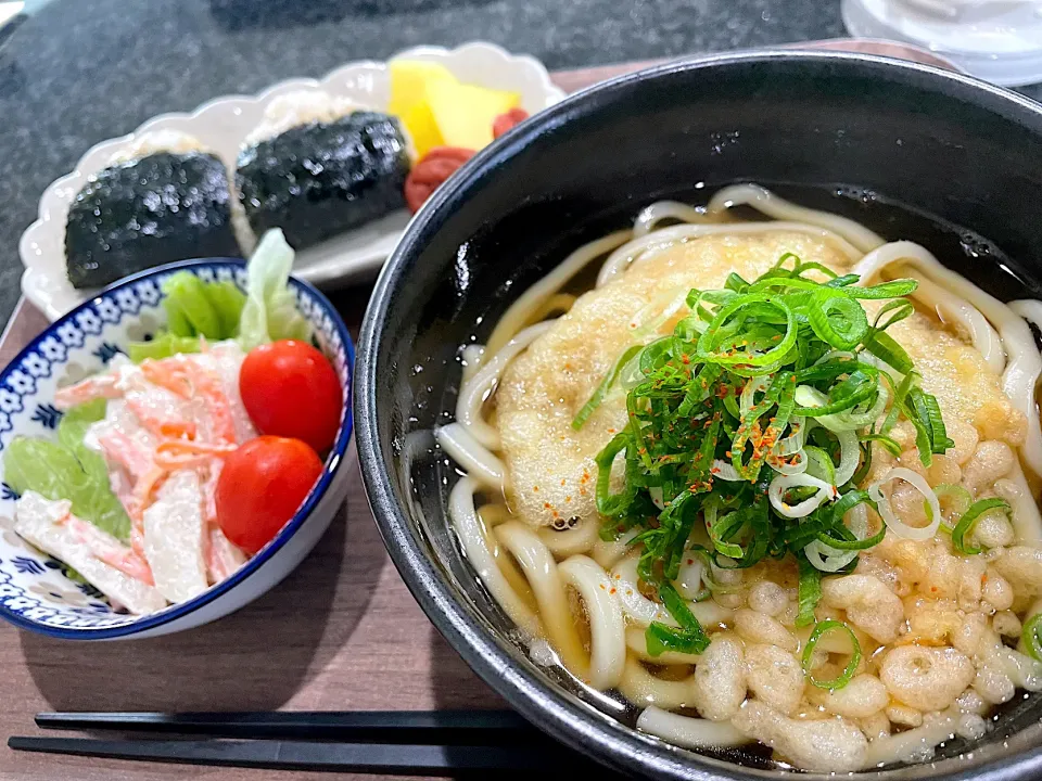 ●うどん●サラダ●天むす|SAKI🖤✨さん