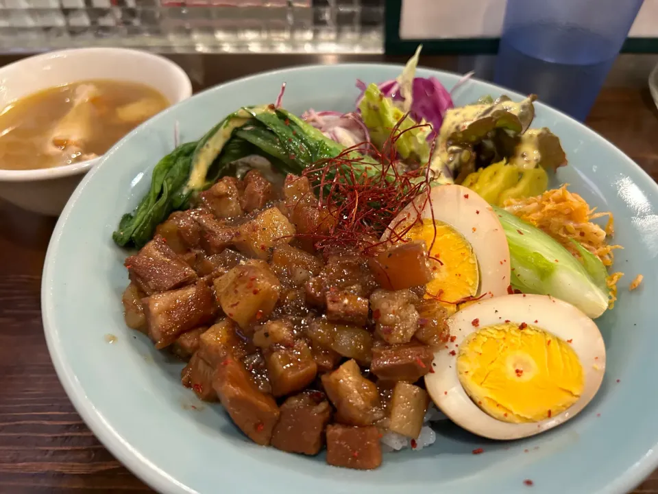 魯肉飯と麻油鶏のセット🇹🇼ご飯少な目で|buhizouさん