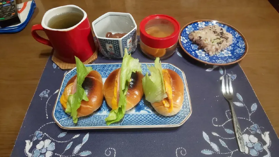 ロールパンサンドイッチ(朝ご飯)|enarinさん