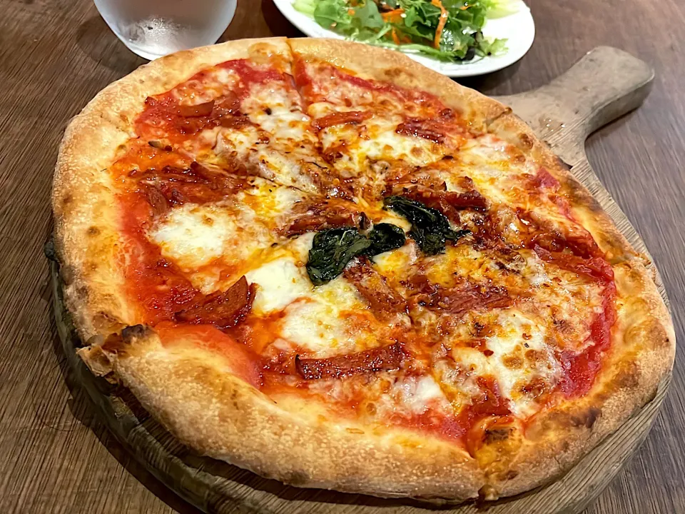 ピザ (DIAVOLA : Tomato Sauce, Mozzarella, Salami, Chilli, Basil, Parmesan)|270w178bさん