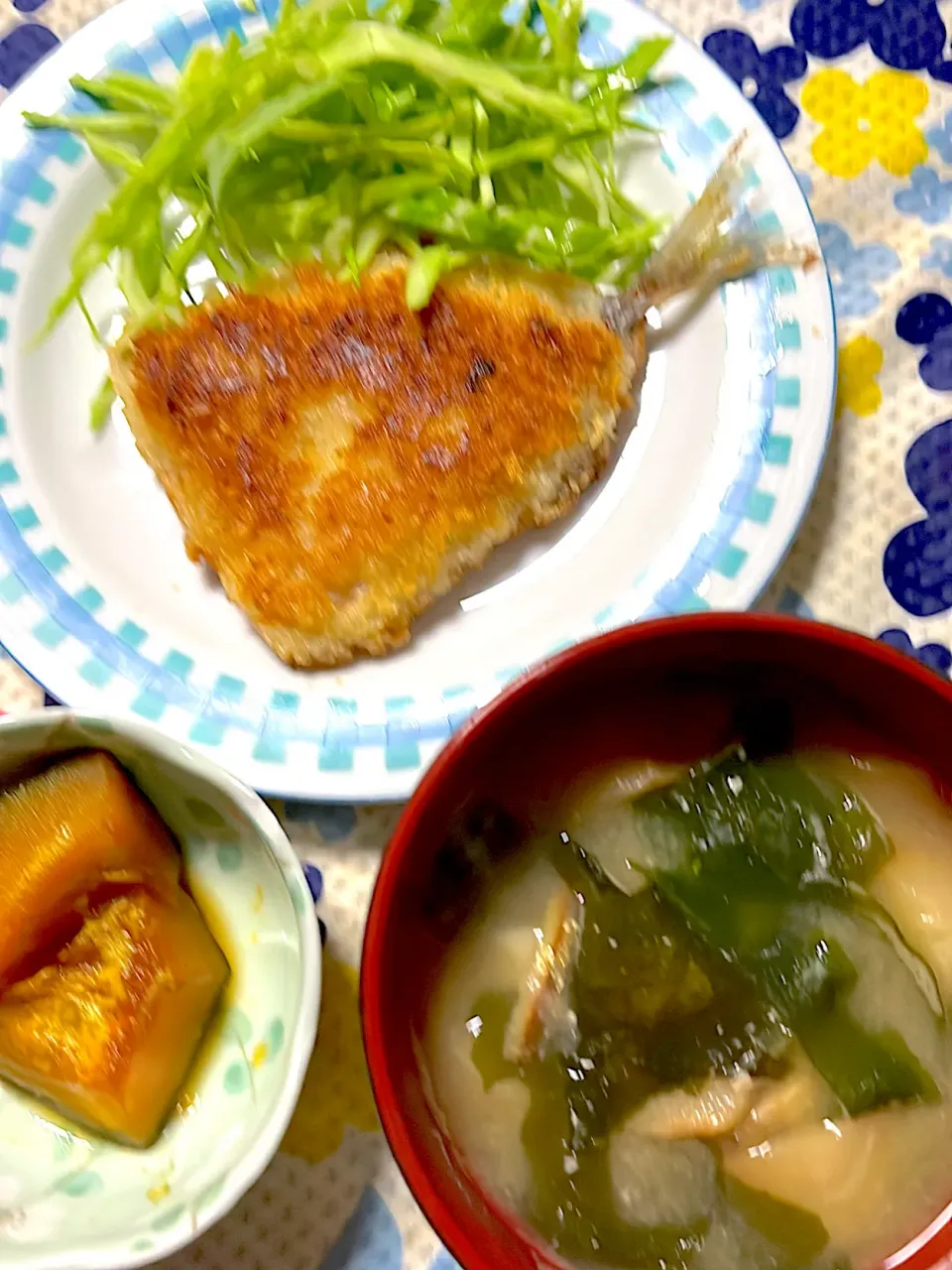 アジフライ　キャベツ　南瓜煮　味噌汁|4jinoanataさん