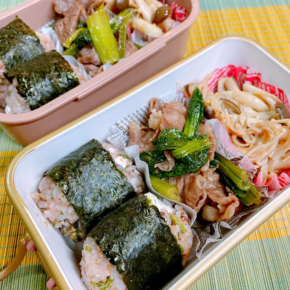 明太子とクリームチーズのおにぎり♡牛肉と小松菜の豆板醤炒め♡きのこの佃煮♡|まゆかさん