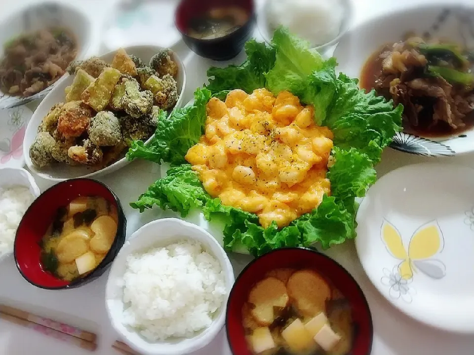 夕食(*^^*)
牛肉と野菜の甘辛炒め
エビマヨ
ブロッコリーの唐揚げ
お味噌汁(お麩、ワカメ、豆腐)|プリン☆さん