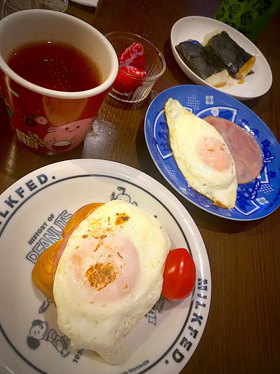 ハムエッグトースト　磯部焼き餅　トマト　苺　練乳　ダージリンティー|ch＊K*∀o(^^*)♪さん